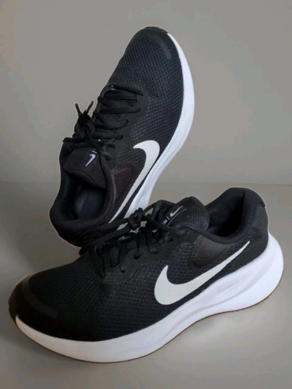 Nike Revolution 7 Womens Size 9 Black White Athletic Running Shoes Sneakers